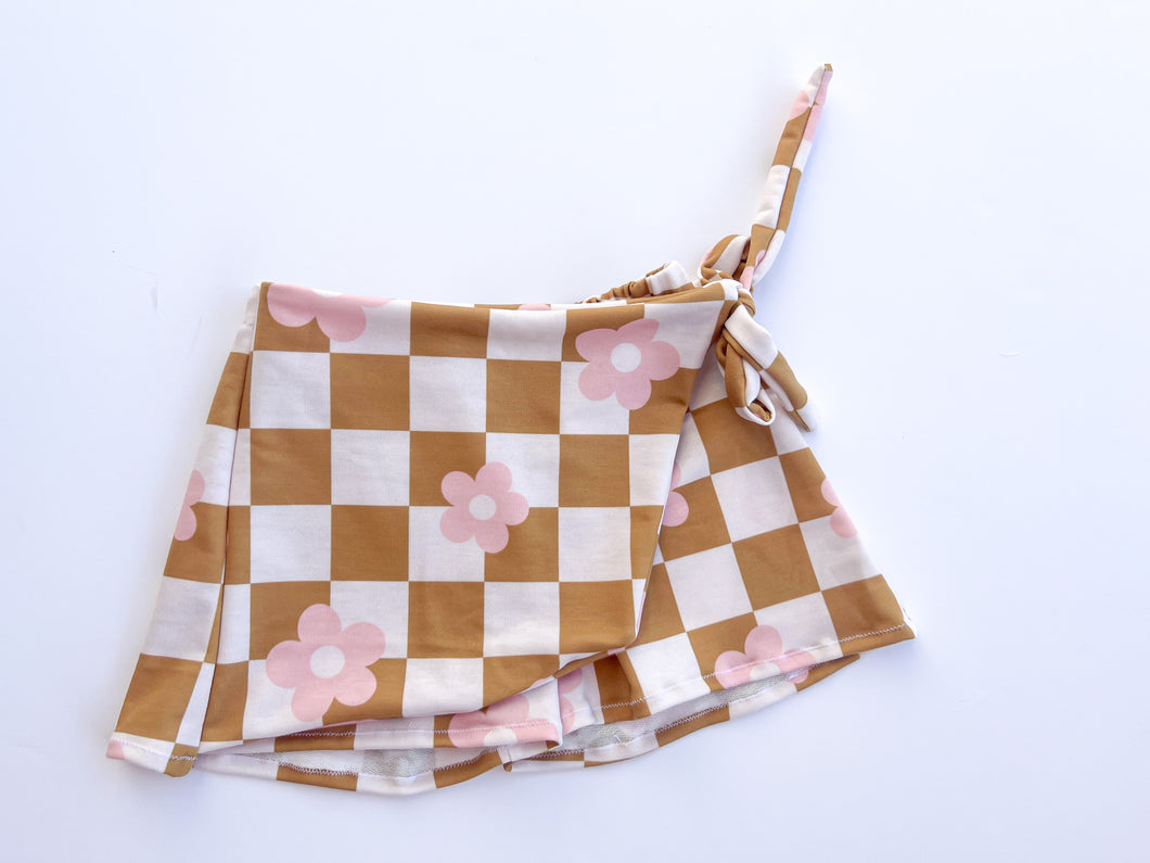 3t Checkered with Pink Daisy Skort